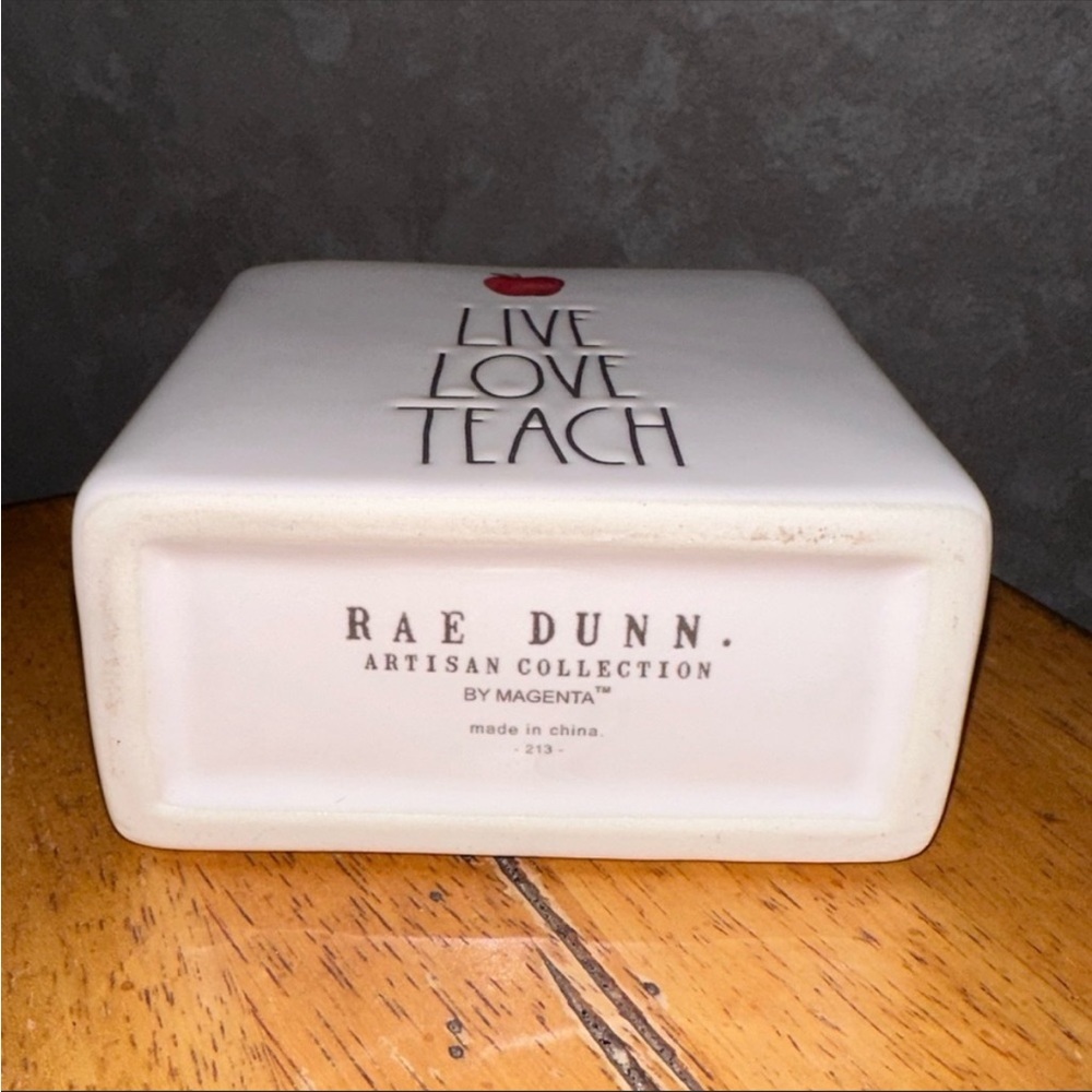 Rae Dunn LIVE, LOVE, TEACH Red Apple Ceramic Rectangle Pen Container BRAND NEW! - Picture 3 of 3